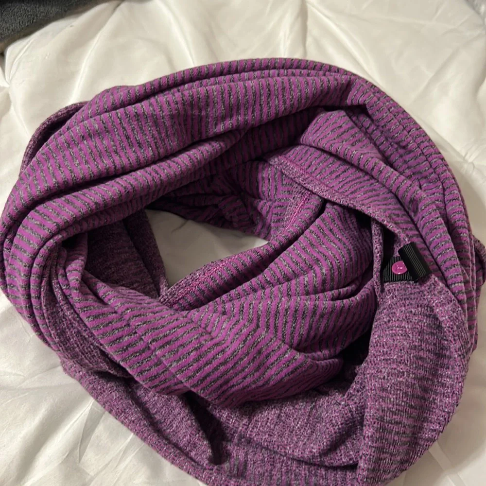 Lululemon Vinyasa Original Striped Purple Scarf